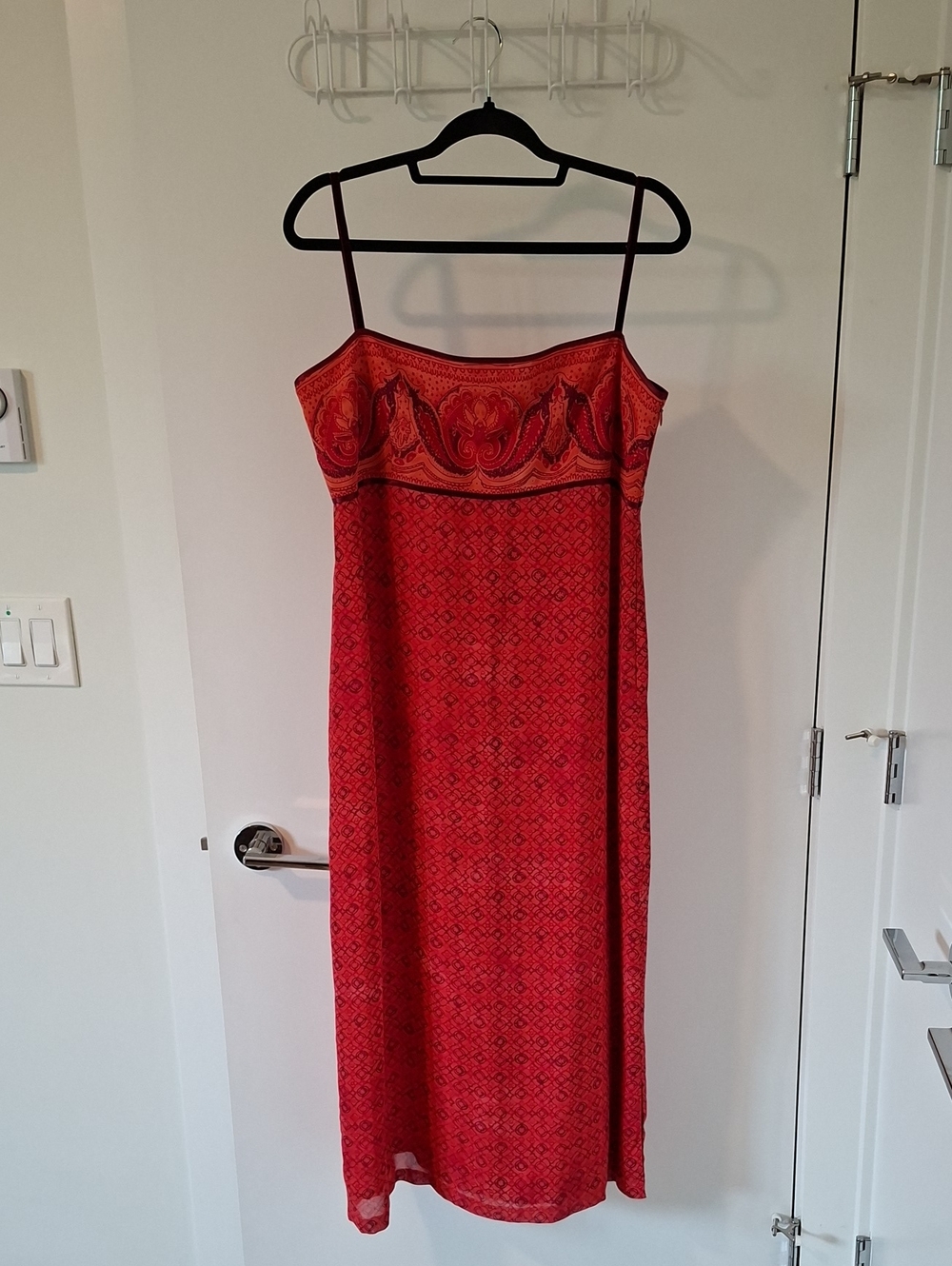 Vintage Y2K Laundry by Shelli Segal Red Maxi Velvet Strap Batik Dress (US 14)